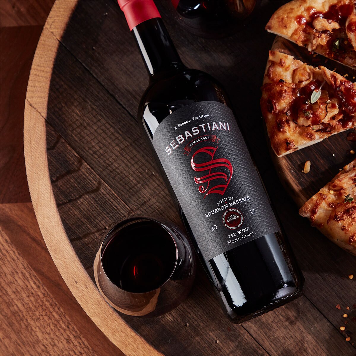 Sebastiani Bourbon Barrel Red 75cl with a pizza