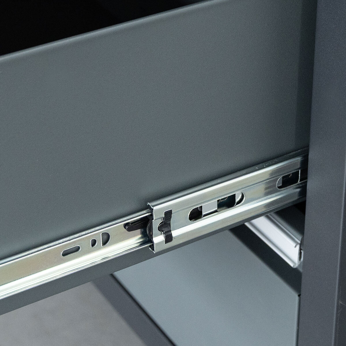 Hilka 24 Gauge Steel 11 Piece Cabinet Set