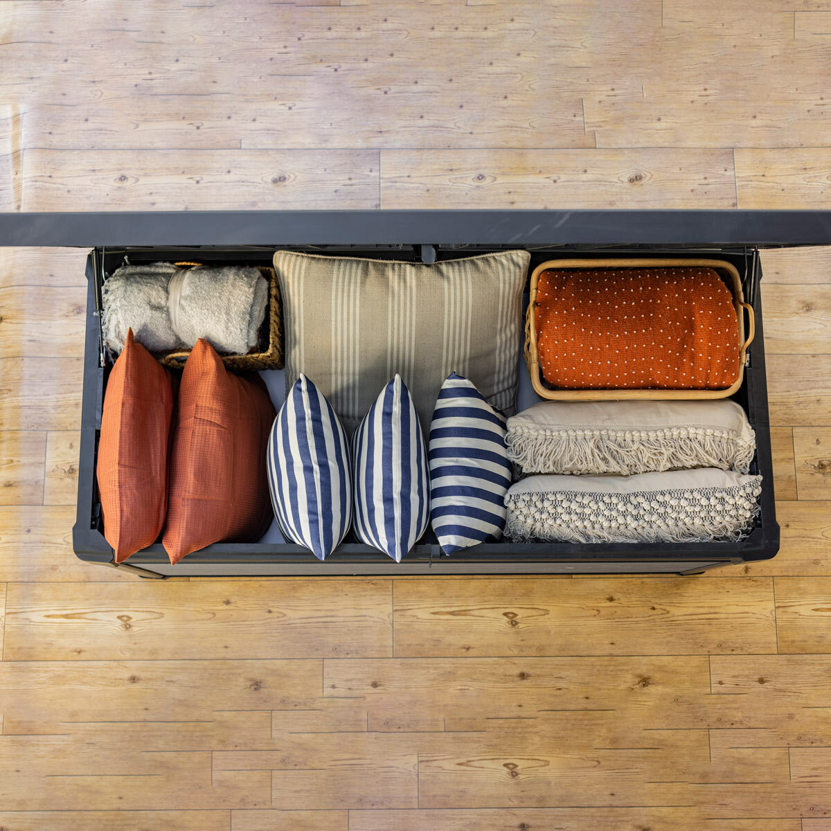 Keter Cortina 570 Litre (150 Gallon) Outdoor Storage Deck Box