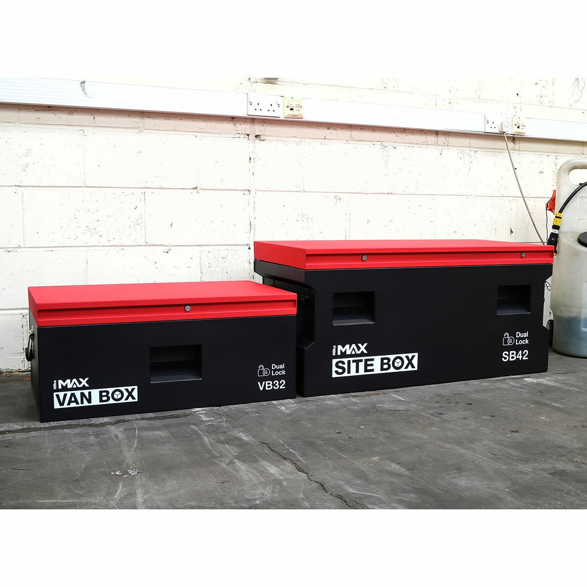 Hilka 32" (81cm) Van / 42" (107cm) Heavy Duty Steel Site Storage Box Bundle Hilka 32" (81cm) Van / 42" (107cm) Heavy Duty Steel Site Storage Box Bundle