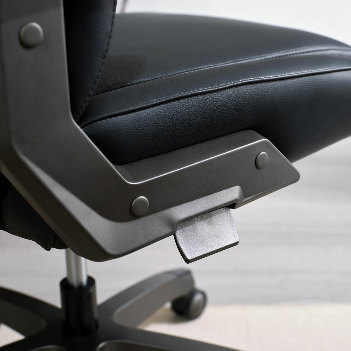 La-Z-Boy Manager's Office Chair with Flip Up Arms